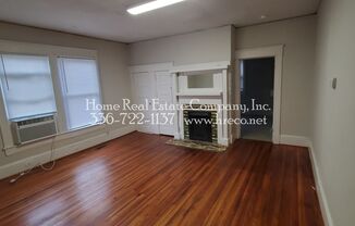 1 bed, 1 bath, $795, Unit A