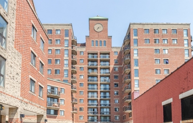 2 beds, 1.5 baths, 800 sqft, $3,250, Unit 516
