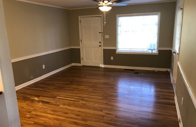 3 beds, 1 bath, $2,300