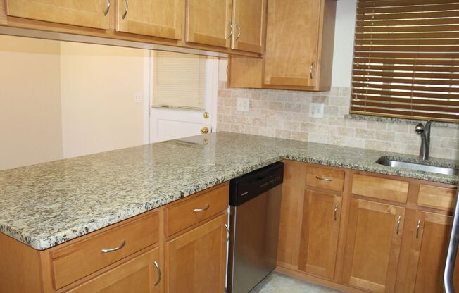 Half duplex close to the beach!