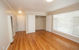 Studio, 1 bath, 444 sqft, $2,000, Unit 3605 Alameda de las Pulgas #14