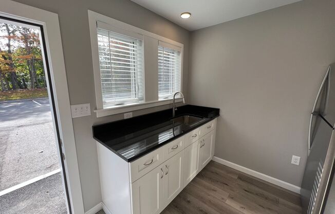 Studio, 1 bath, 300 sqft, $1,599, Unit 24 Monarch Way Apt 107