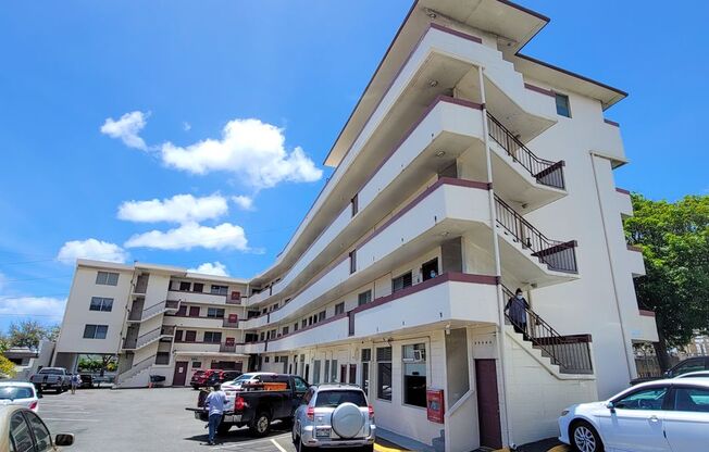Studio, 1 bath, 265 sqft, $1,300, Unit 206