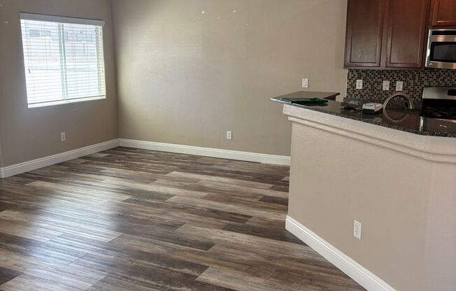 Beautiful 3BR/2.5BA Townhome with 2-Car Garage Near St. Rose