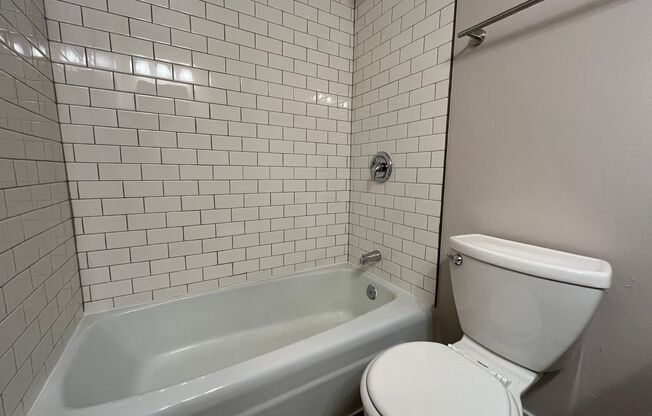 2 beds, 2 baths, $1,495, Unit 222