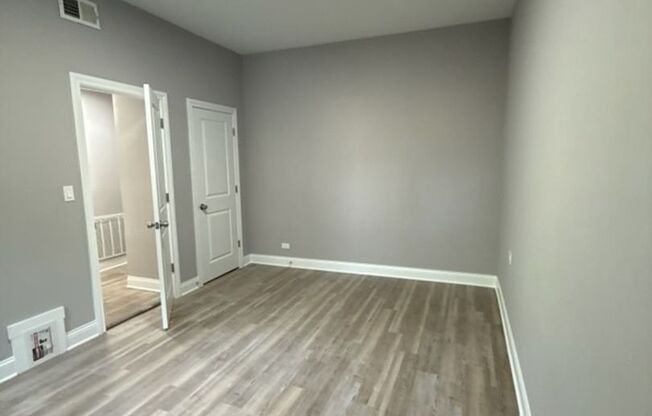 Charming Apartments in Rogers Park!