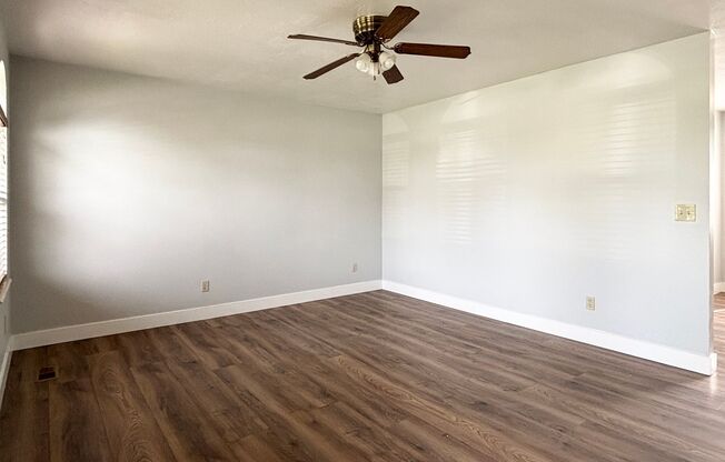Cozy Home with New Paint & Flooring!