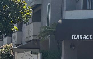 Beautifully remodeled 1 bedroom & 1 bath unit in the heart of Concord