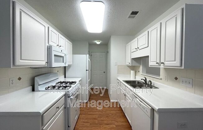 5612 SORRELL XING DR