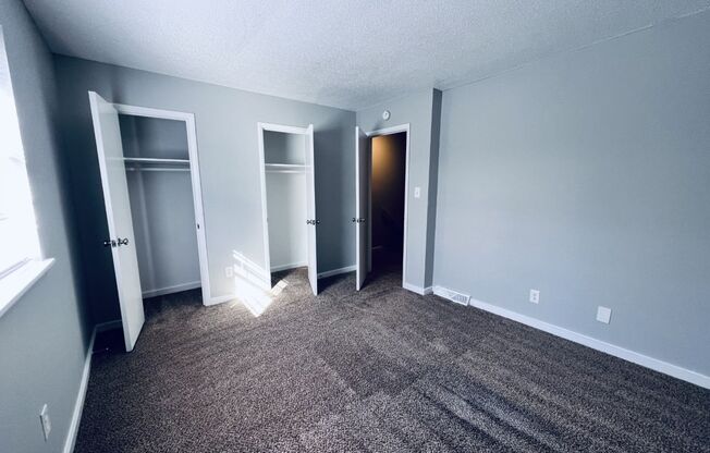 2 beds, 1.5 baths, 990 sqft, $1,200, Unit 912