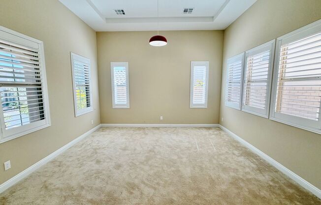 Huge & Grand 5 bedroom home in Summerlin!
