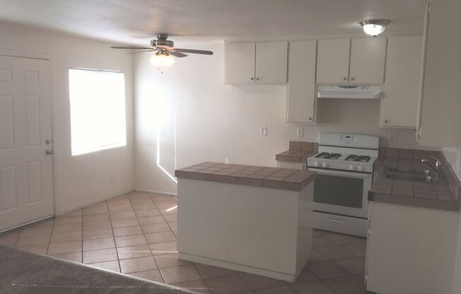 1 bed, 1 bath, 700 sqft, $1,525, Unit Harvill 3741 Unit 7