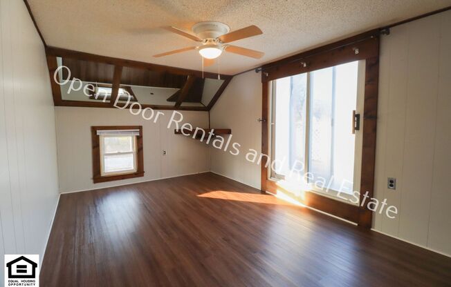 3 beds, 1.5 baths, 1,000 sqft, $1,095, Unit Apt A