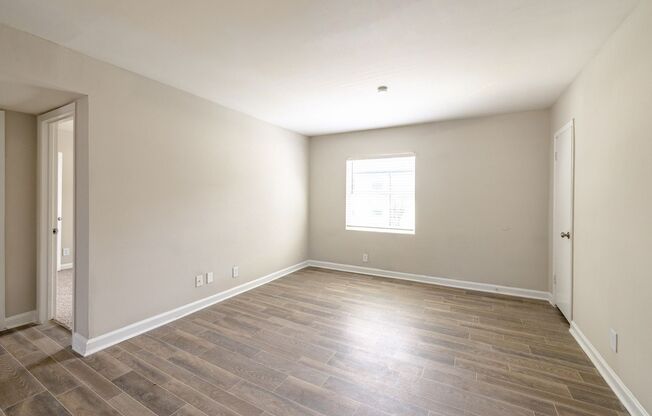 2 beds, 1 bath, 850 sqft, $1,250, Unit 00-A3