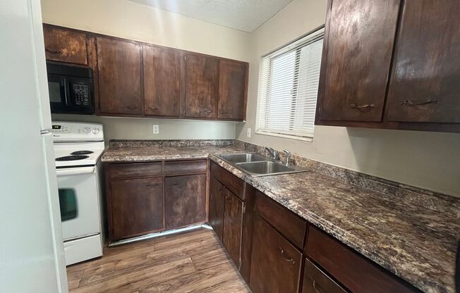 2640 W 3800 S (Valley Fair 16 Plex)