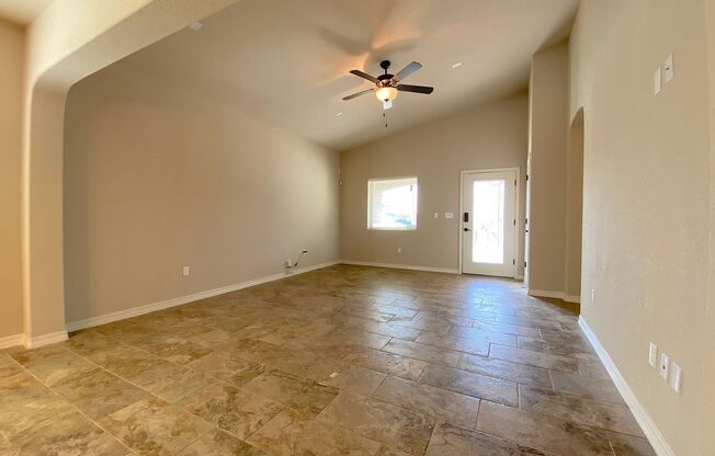 East El Paso 4 bed Refirg A/C