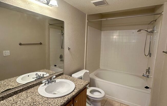 1 bed, 1 bath, $1,100, Unit # 1176