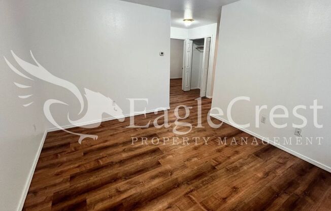 2 beds, 1 bath, 700 sqft, $950, Unit Unit 103