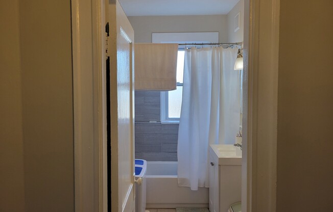 Studio, 1 bath, $2,300, Unit 22