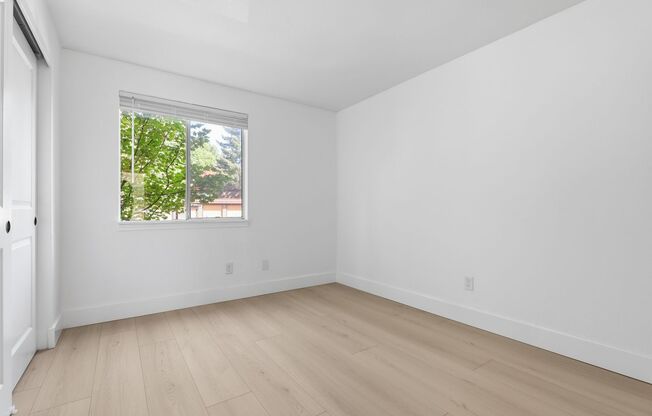 2 beds, 1 bath, 803 sqft, $1,592, Unit CMV 12223 - 305