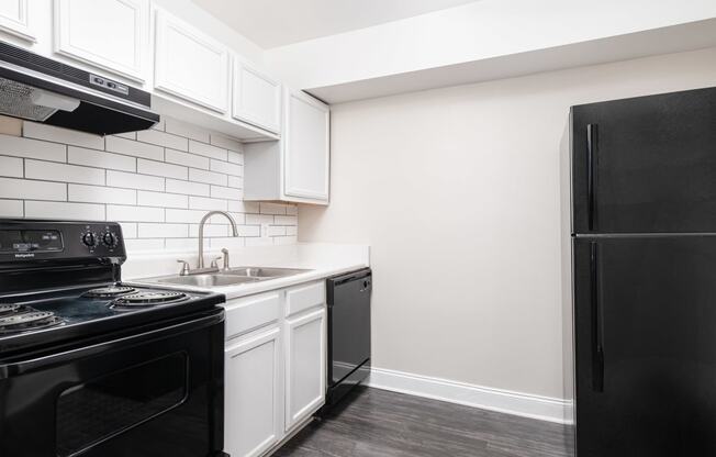 Fully Equipped Kitchen at Elite At Lakeview, College Park, GA, 30337