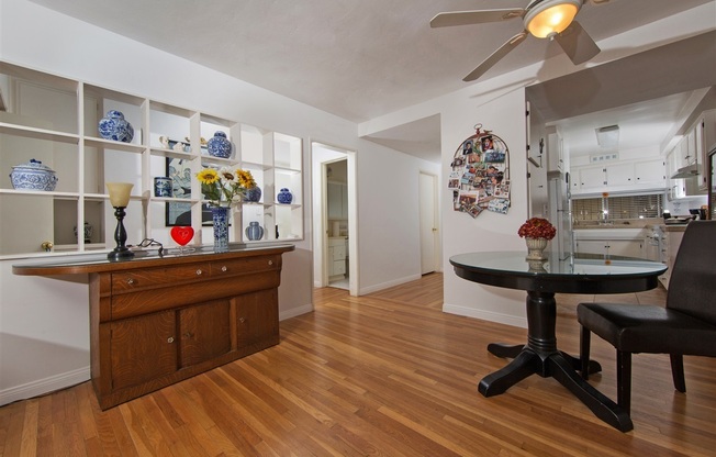 Bright 2BR/1.5BA Condo in Prime La Mesa Village Location