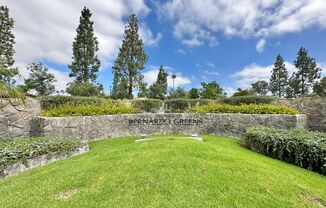 Spacious 2BD Condo in Bernardo Greens with Garage!