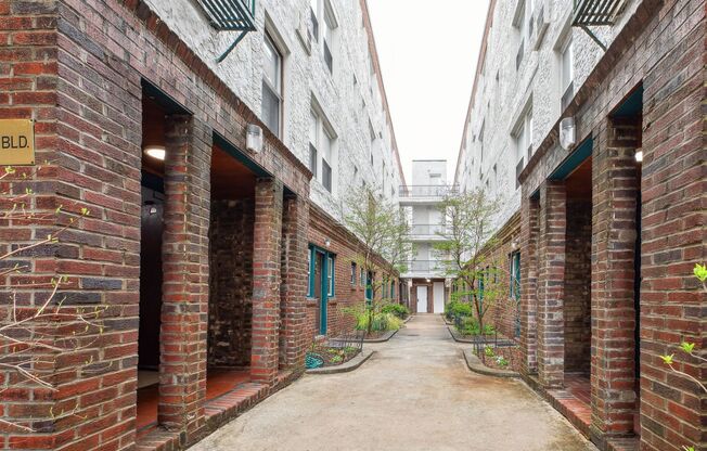Studio, 1 bath, 280 sqft, $890, Unit A24