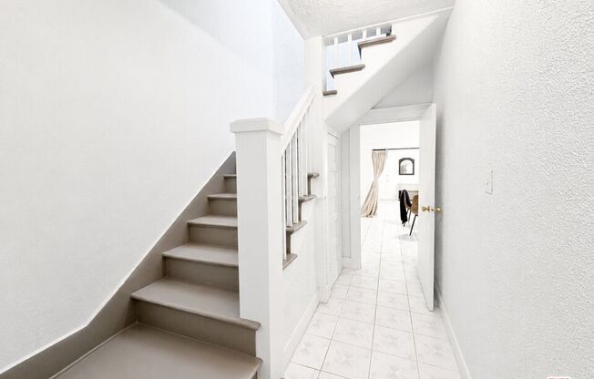 1186 W 37 DR