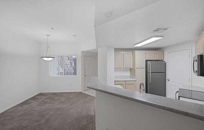 1 bed, 1 bath, 740 sqft, $1,425