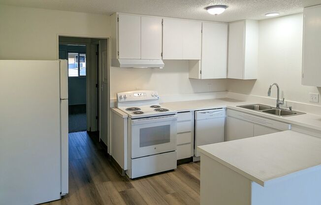 1720 1738 BROADWAY ST NE