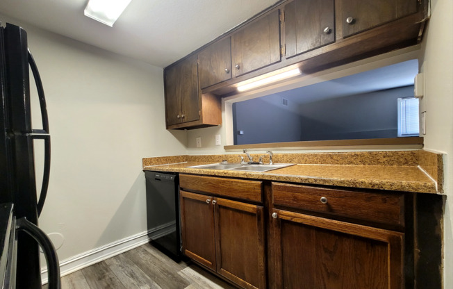 2 beds, 1 bath, $1,195, Unit 4440  Flowerdale Apt D