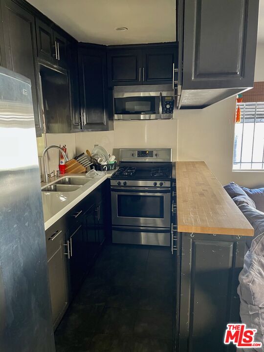 6356 W 6 ST