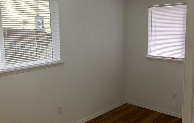 2 beds, 1 bath, $1,595