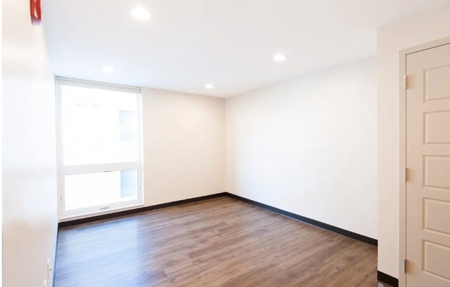 1 bed, 1 bath, 640 sqft, $3,400, Unit Unit 408