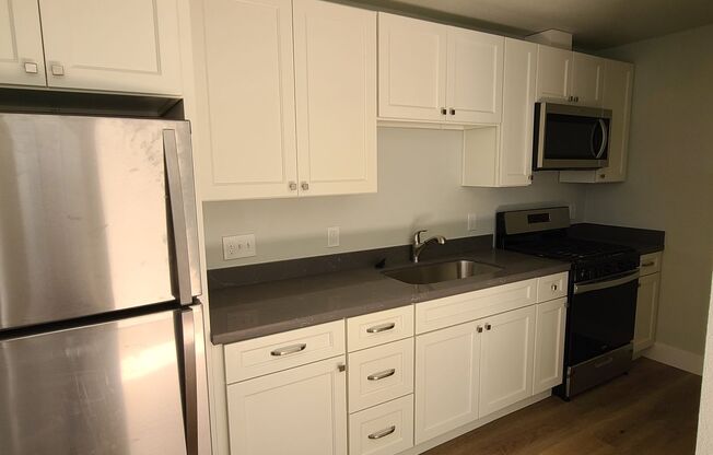 1 bed, 1 bath, 600 sqft, $1,800, Unit D