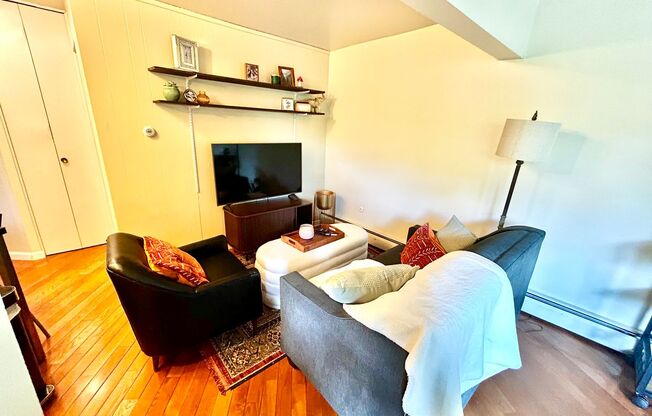 1 bed, 1 bath, 580 sqft, $1,825, Unit 19