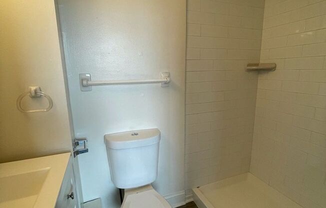 1 bed, 1 bath, 450 sqft, $1,250, Unit 404