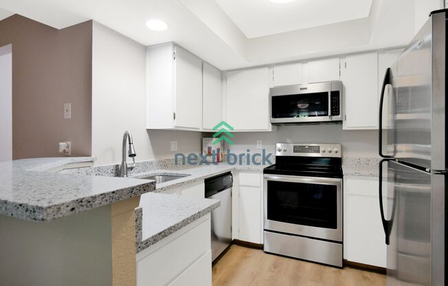 Spacious Private 2 Bed 2 Bath Condo for Rent!