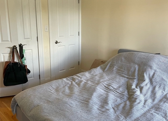 1 bed, 1 bath, 850 sqft, $4,500, Unit 62