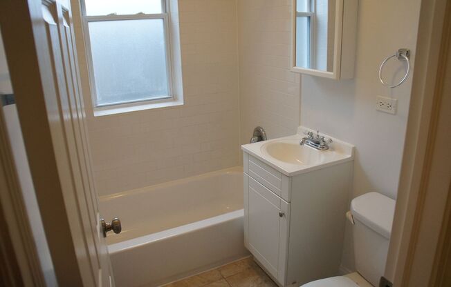 Studio, 1 bath, 342 sqft, $1,295, Unit 105