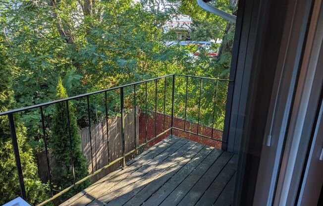 1 bed, 1 bath, 687 sqft, $1,125, Unit 45