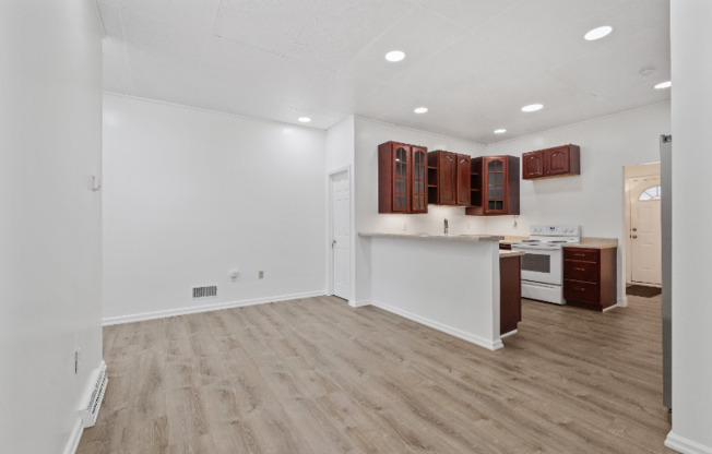 2500 SARAH ST