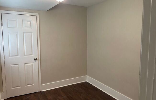 3 beds, 1 bath, $1,095