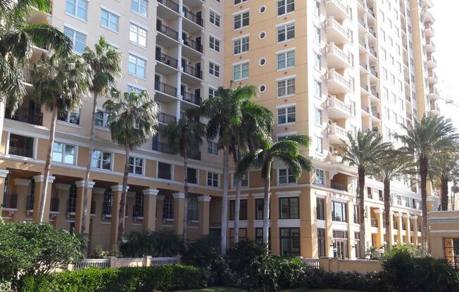 Short term  Beautifully remodeled 2/2 condo at The Renassance downtown Sarasota