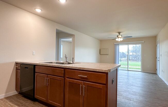 3 beds, 2 baths, 1,186 sqft, $1,385, Unit FL 5859-19