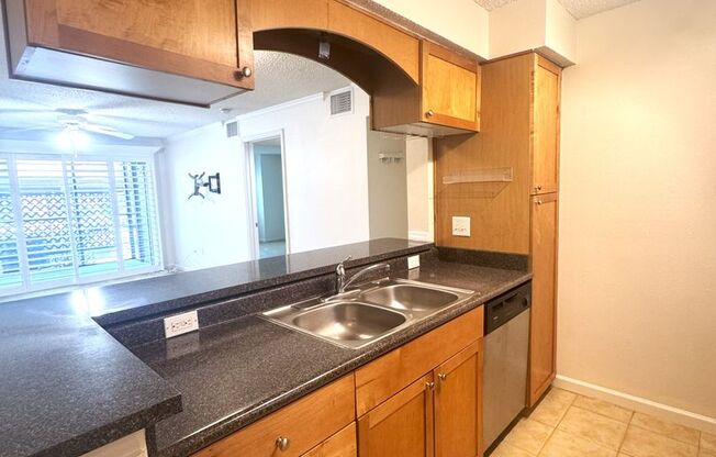 Beautiful Condo in the Fountains near beaches