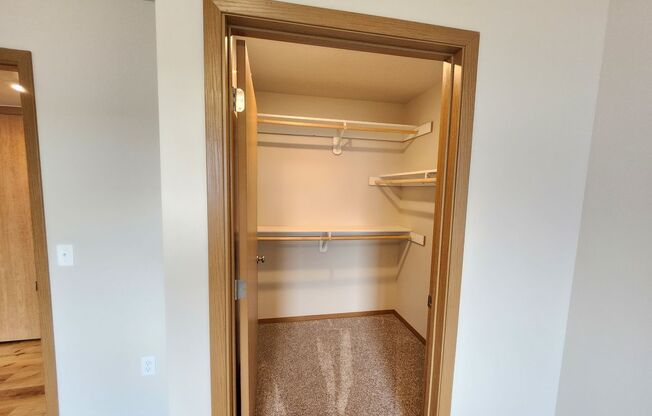 2 beds, 1 bath, 1,006 sqft, $1,230, Unit 3520 304