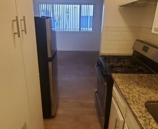 1 bed, 1 bath, $1,975, Unit 09