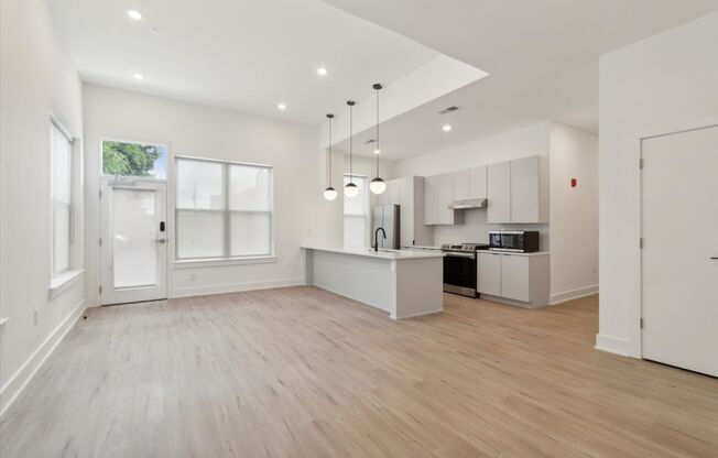 2 beds, 2 baths, 1,000 sqft, $1,795, Unit 101